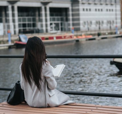 Jak znaleźć czas na czytanie, gdy jesteś mamą na pełen etat