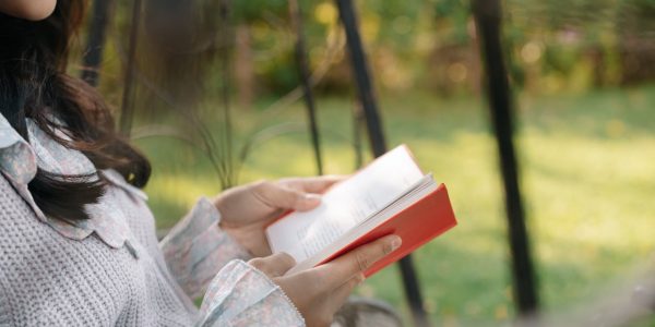 Moje ulubione książki o macierzyństwie – prawdziwe, wzruszające, zabawne